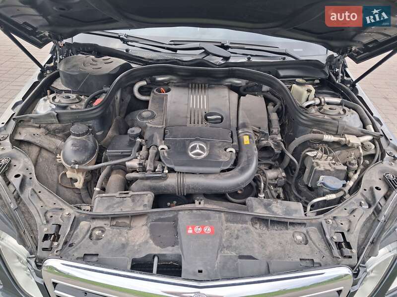 Седан Mercedes-Benz E-Class 2011 в Києві