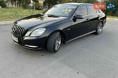 Седан Mercedes-Benz E-Class 2011 в Буче