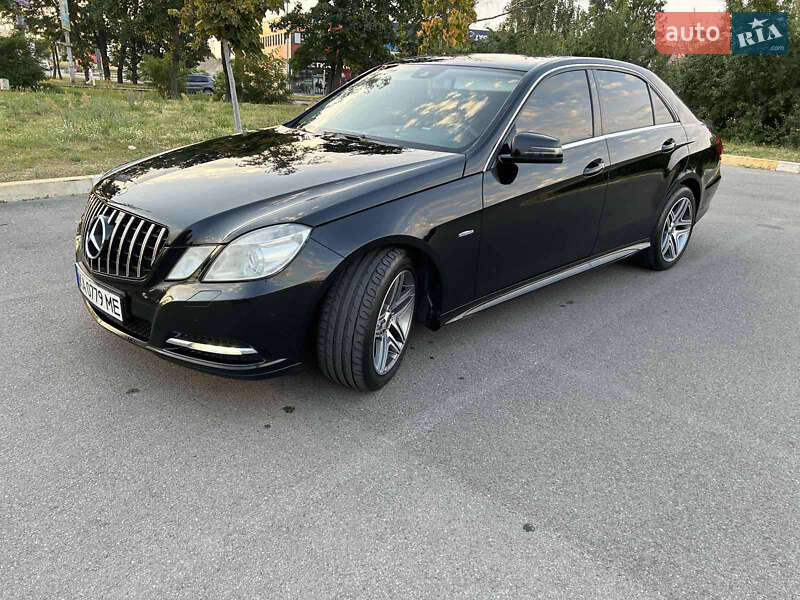 Mercedes-Benz E-Class 2011