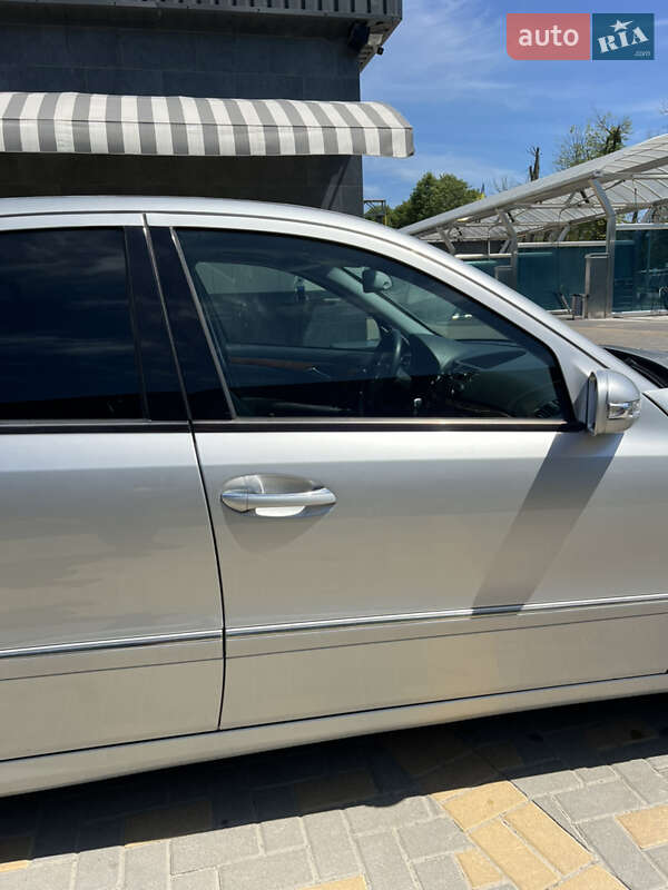 Седан Mercedes-Benz E-Class 2003 в Виннице