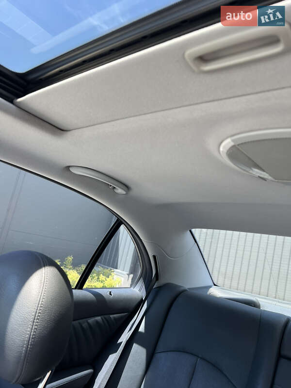 Седан Mercedes-Benz E-Class 2003 в Виннице