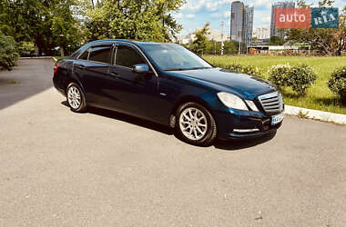 Седан Mercedes-Benz E-Class 2011 в 