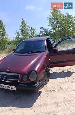 Седан Mercedes-Benz E-Class 1995 в 