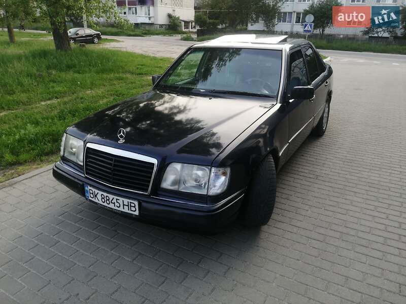 Mercedes-Benz E-Class 1995