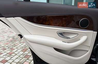 Седан Mercedes-Benz E-Class 2017 в 