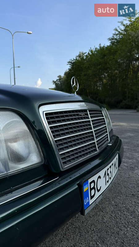 Купе Mercedes-Benz E-Class 1996 в Львове