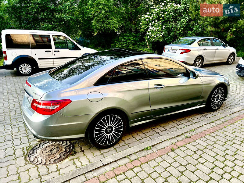 Купе Mercedes-Benz E-Class 2009 в Самборе