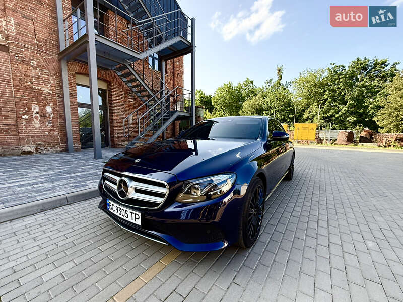 Седан Mercedes-Benz E-Class 2018 в Львове