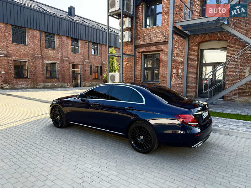 Седан Mercedes-Benz E-Class 2018 в Львове