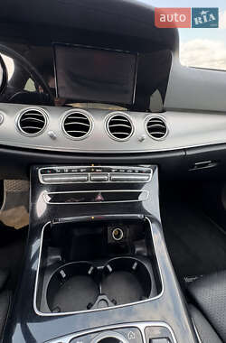 Седан Mercedes-Benz E-Class 2016 в 