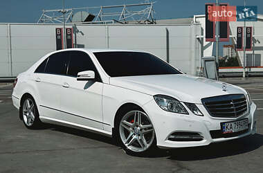 Седан Mercedes-Benz E-Class 2012 в Києві