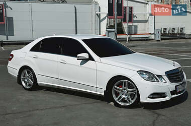 Седан Mercedes-Benz E-Class 2012 в 