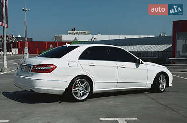 Седан Mercedes-Benz E-Class 2012 в 