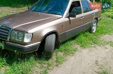 Седан Mercedes-Benz E-Class 1986 в Полтаві