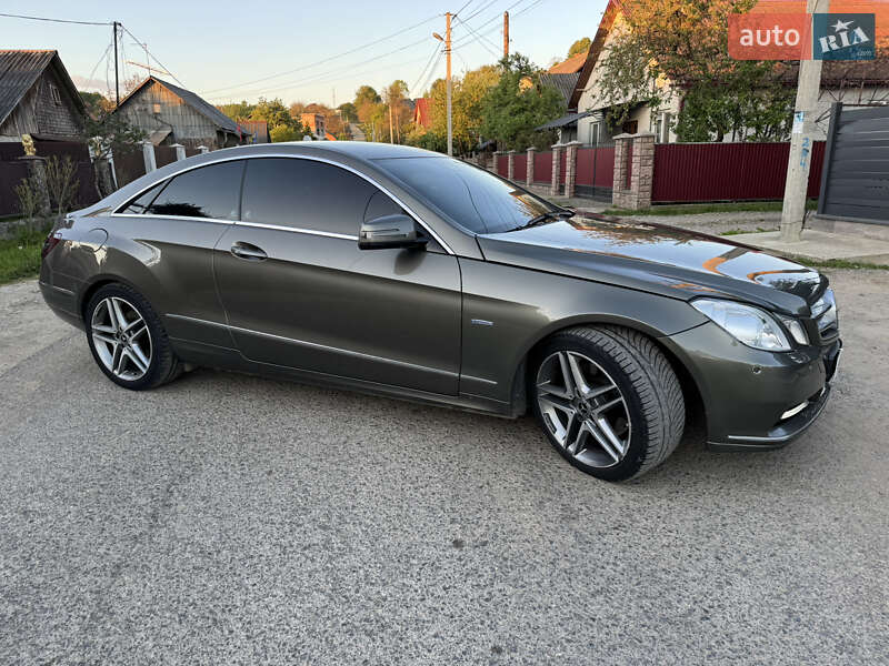 Купе Mercedes-Benz E-Class 2011 в Тересві