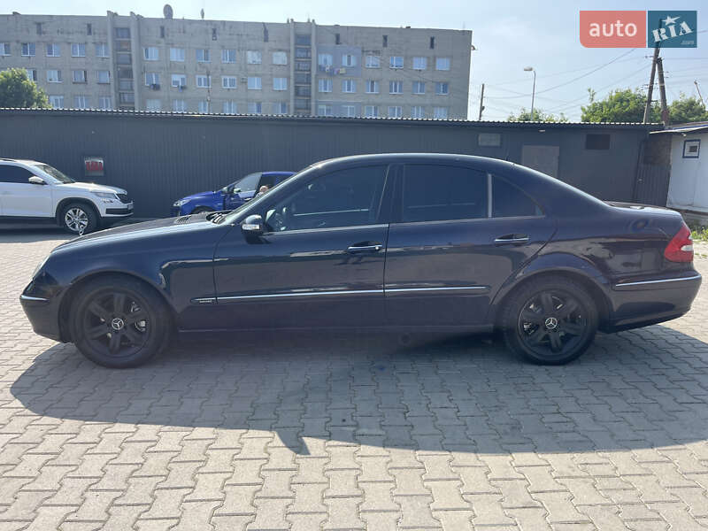 Седан Mercedes-Benz E-Class 2004 в Сокале