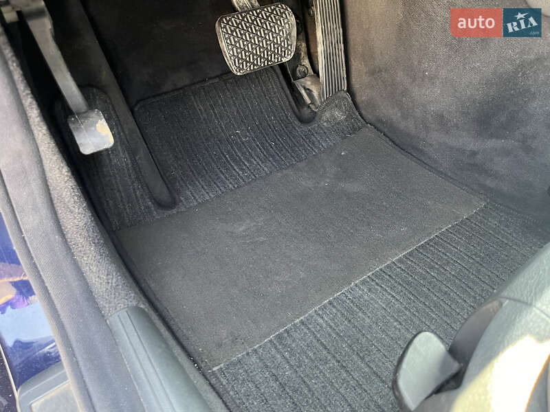 Седан Mercedes-Benz E-Class 2004 в Сокале