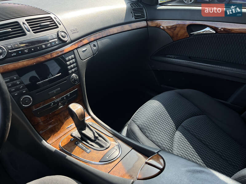 Седан Mercedes-Benz E-Class 2004 в Сокале