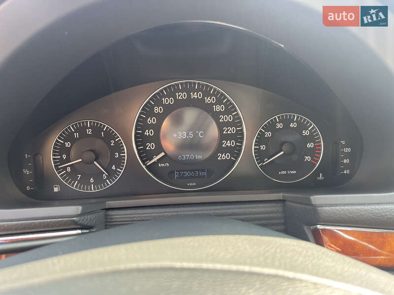 Седан Mercedes-Benz E-Class 2004 в Сокале