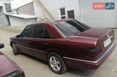 Седан Mercedes-Benz E-Class 1989 в 