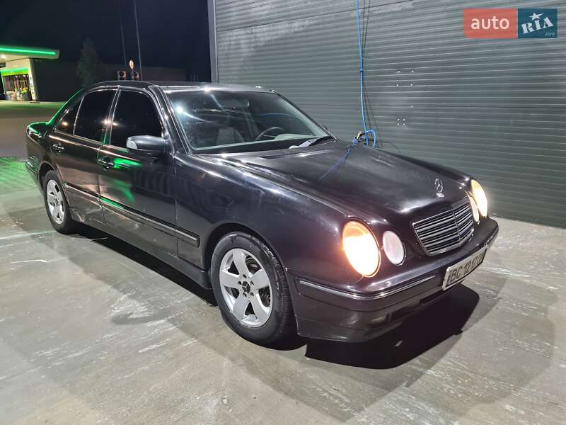 Седан Mercedes-Benz E-Class 2000 в Буске