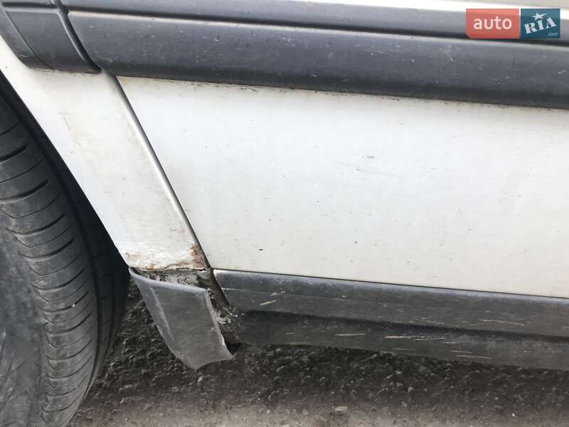 Седан Mercedes-Benz E-Class 1988 в Одессе