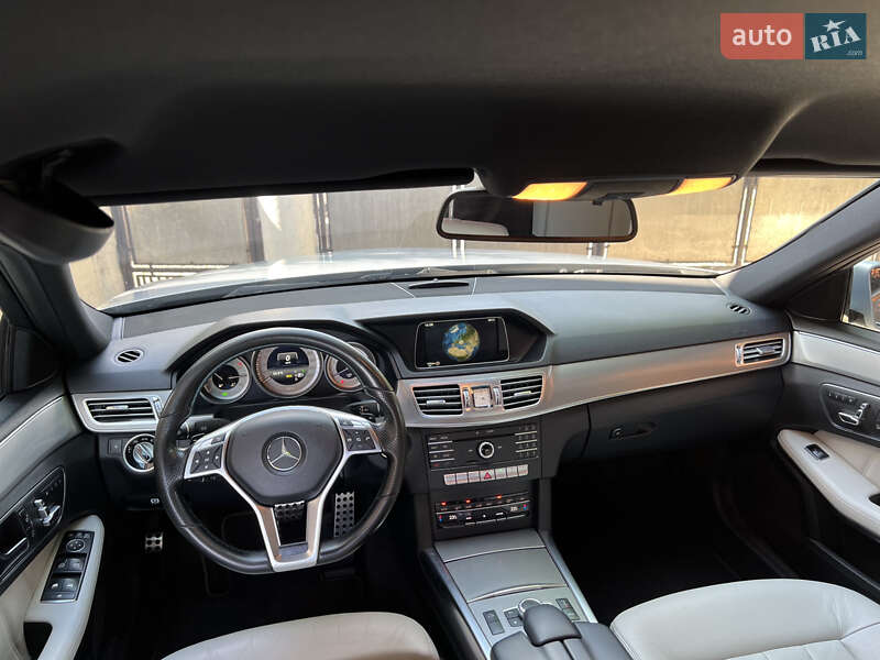 Седан Mercedes-Benz E-Class 2015 в Сваляве