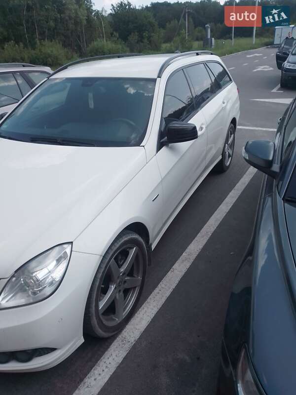 Універсал Mercedes-Benz E-Class 2010 в Житомирі