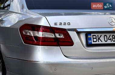 Седан Mercedes-Benz E-Class 2009 в 