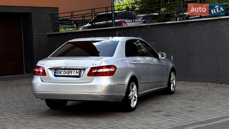 Седан Mercedes-Benz E-Class 2009 в Ивано-Франковске