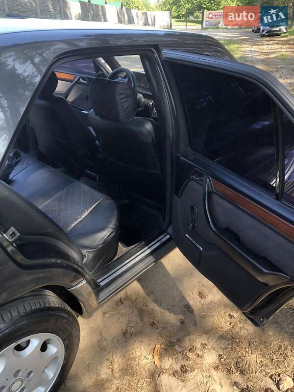 Седан Mercedes-Benz E-Class 1995 в Кропивницькому