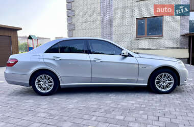 Седан Mercedes-Benz E-Class 2010 в 