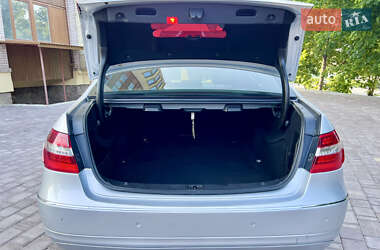 Седан Mercedes-Benz E-Class 2010 в 