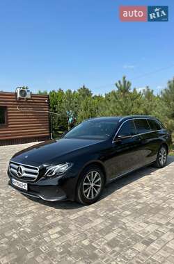 Универсал Mercedes-Benz E-Class 2017 в 