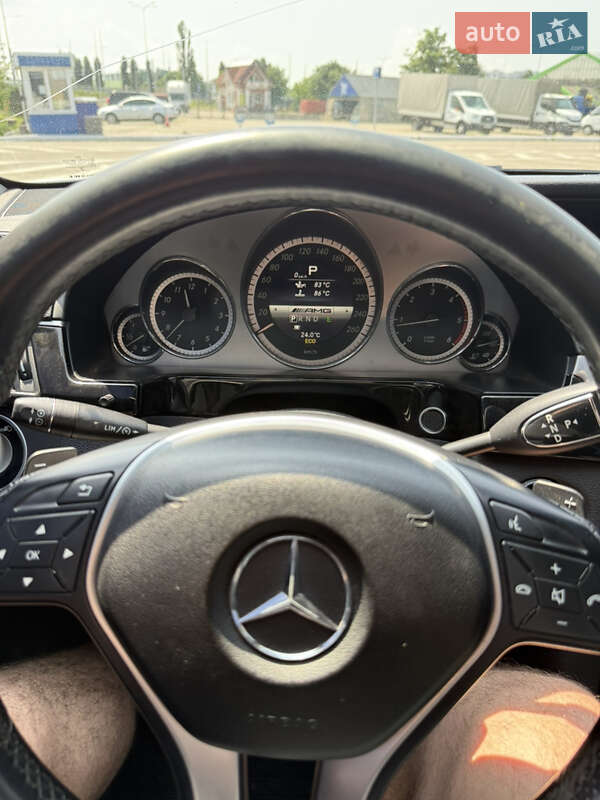 Седан Mercedes-Benz E-Class 2012 в Киеве
