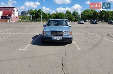 Седан Mercedes-Benz E-Class 1990 в Сумах