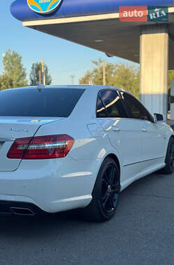Седан Mercedes-Benz E-Class 2012 в 