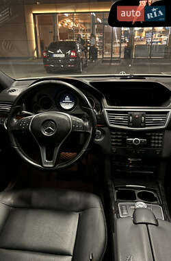 Седан Mercedes-Benz E-Class 2012 в 