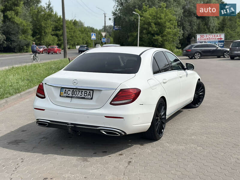 Седан Mercedes-Benz E-Class 2016 в Луцке