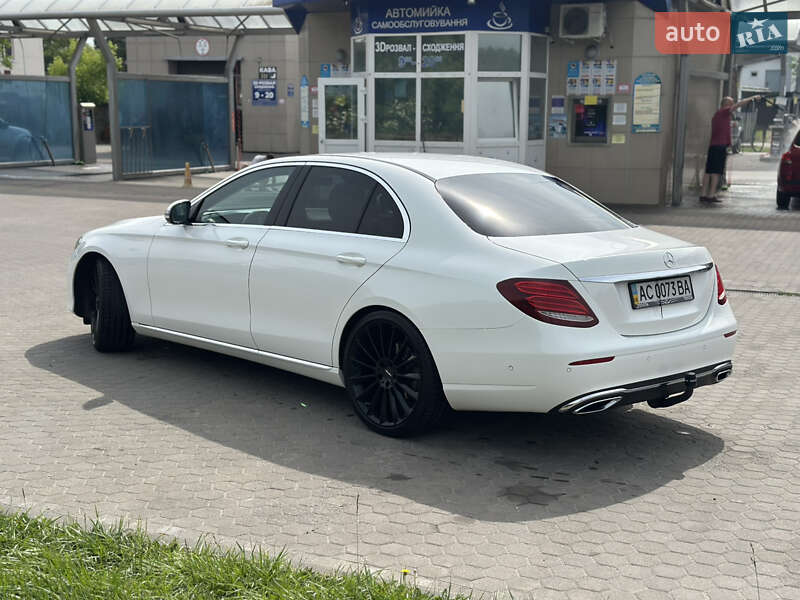 Седан Mercedes-Benz E-Class 2016 в Луцке