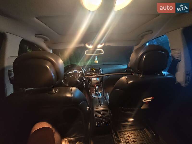 Седан Mercedes-Benz E-Class 2006 в Воловце