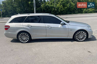 Універсал Mercedes-Benz E-Class 2012 в 
