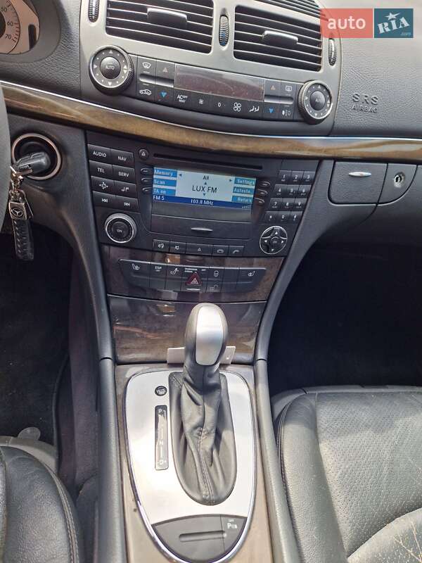 Седан Mercedes-Benz E-Class 2002 в Івано-Франківську