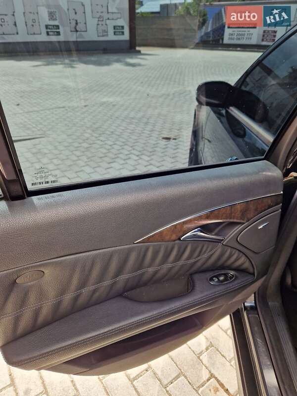 Седан Mercedes-Benz E-Class 2002 в Івано-Франківську