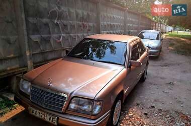 Седан Mercedes-Benz E-Class 1989 в Харькове