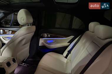 Седан Mercedes-Benz E-Class 2016 в 