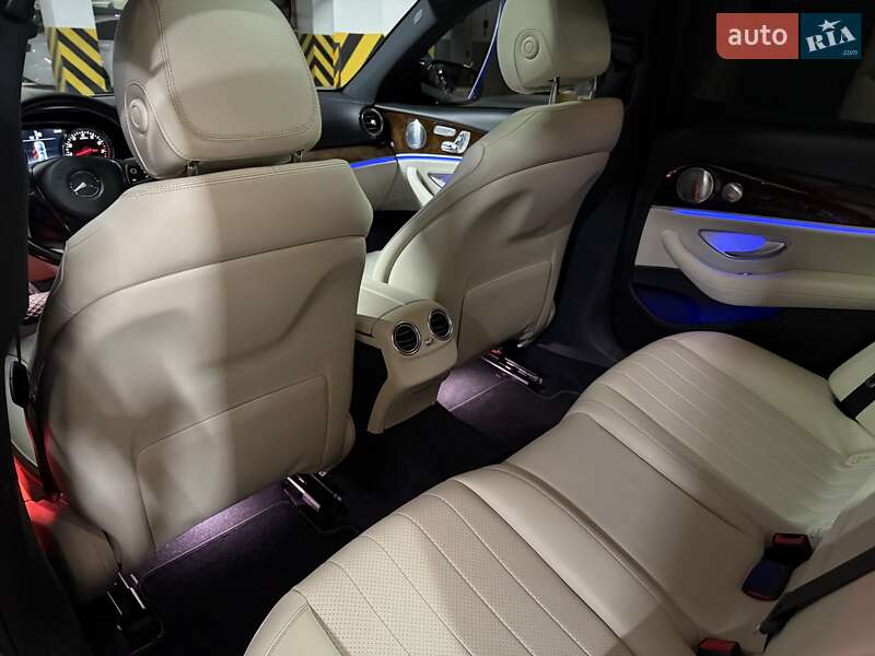 Седан Mercedes-Benz E-Class 2016 в Киеве