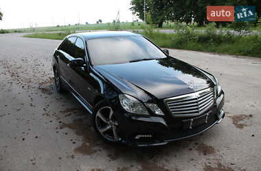 Седан Mercedes-Benz E-Class 2010 в 