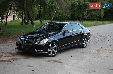 Седан Mercedes-Benz E-Class 2010 в Луцке