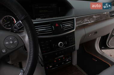Седан Mercedes-Benz E-Class 2010 в 
